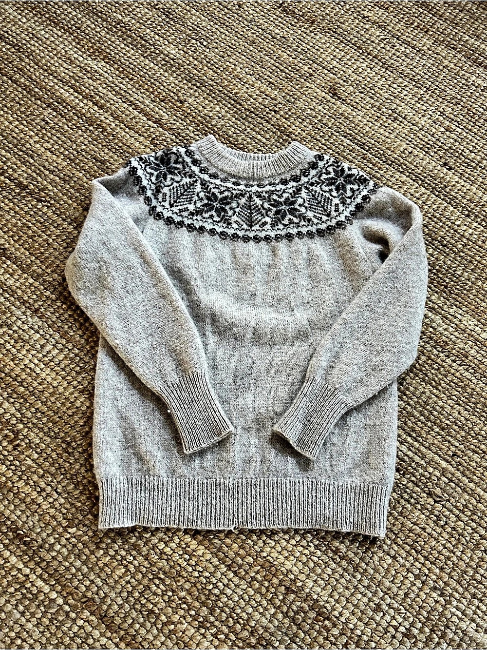 Gray & Black fair isle Patterned Crewneck Sweater Like New